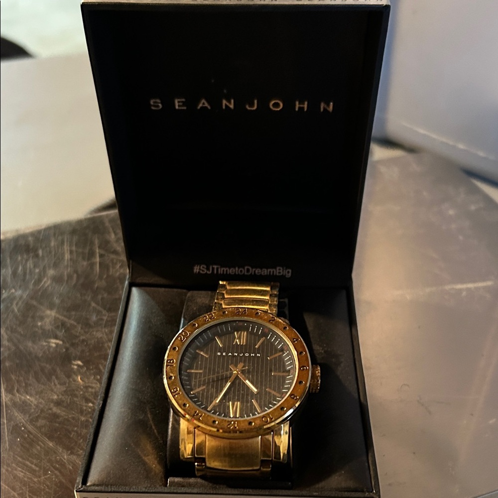 Sean John Luxurious Gold Men's Watch